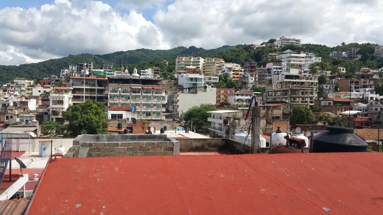 Hostal Enjoy Vallarta 19 プエルトバラータ エクステリア 写真
