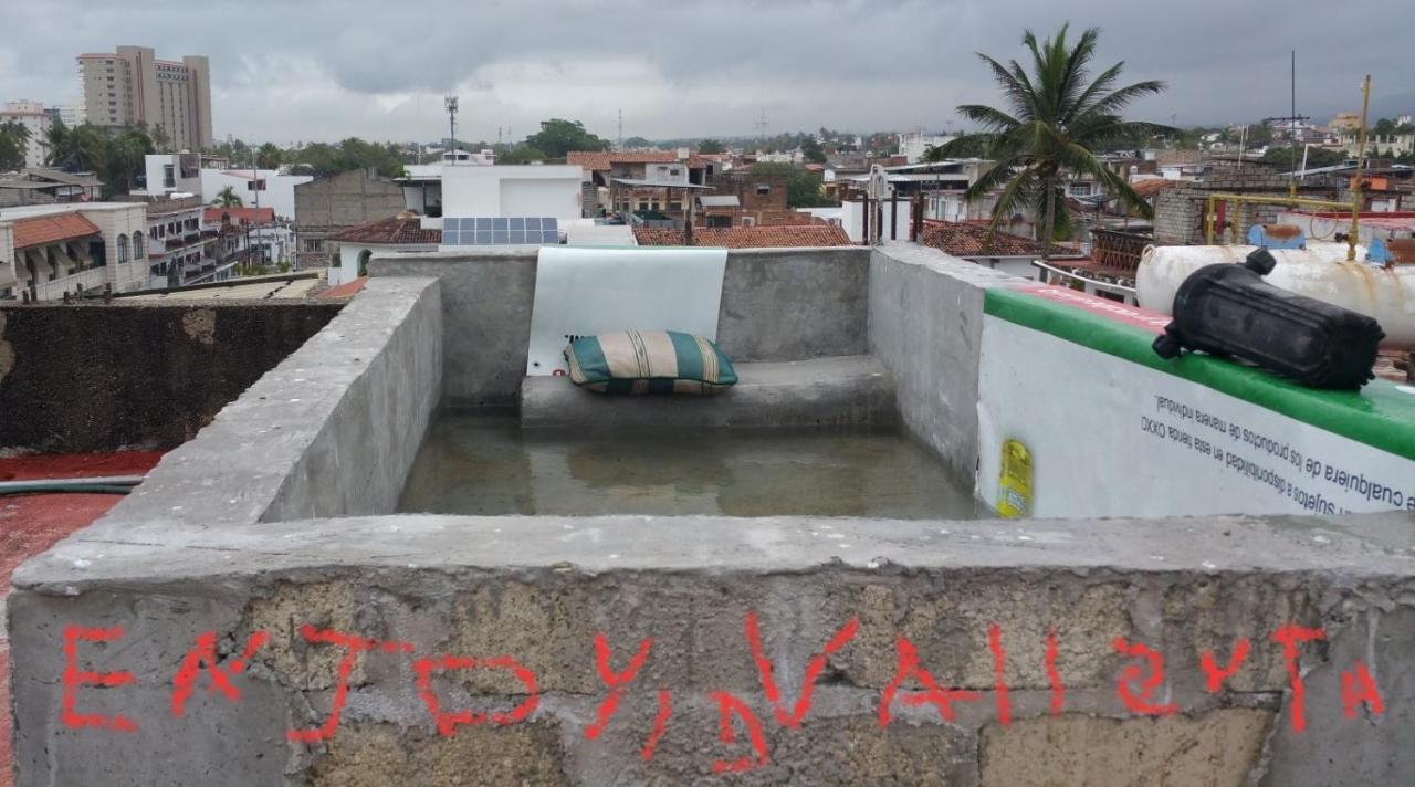 Hostal Enjoy Vallarta 19 プエルトバラータ エクステリア 写真